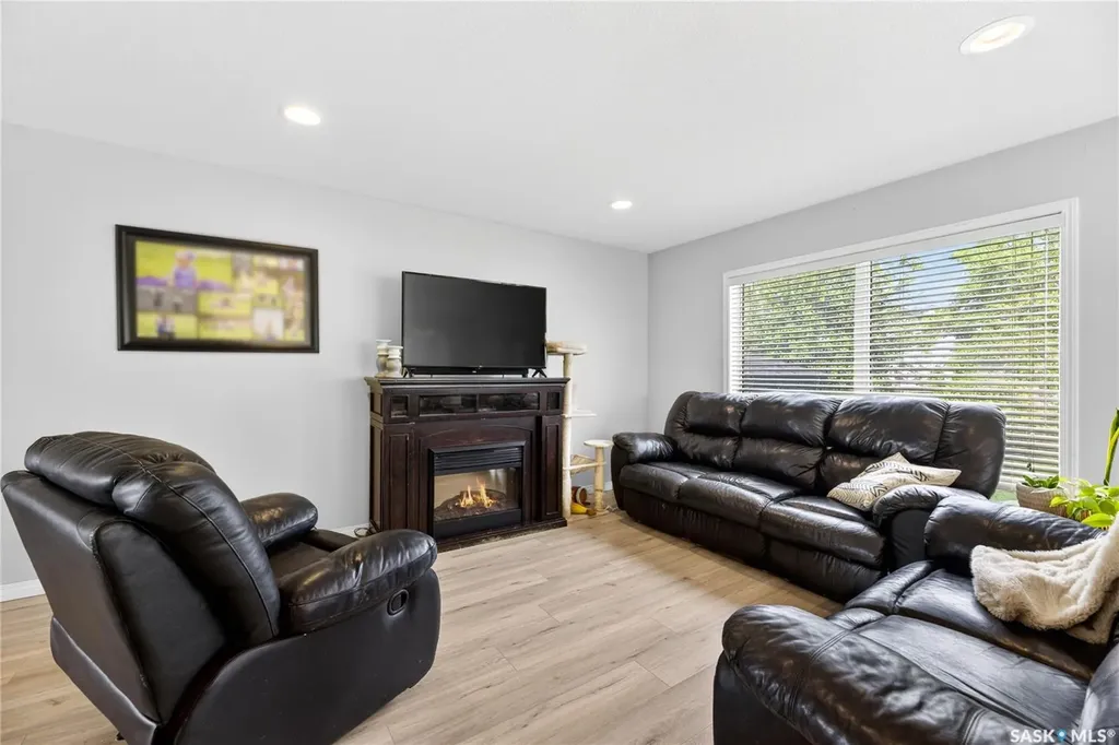 526 Beckett Crescent Saskatoon SK S7N 4X3