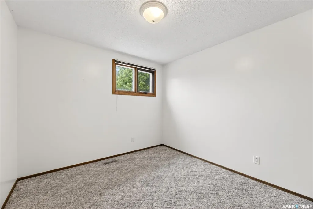 102 Allegretto Crescent Saskatoon SK S7K 6R5