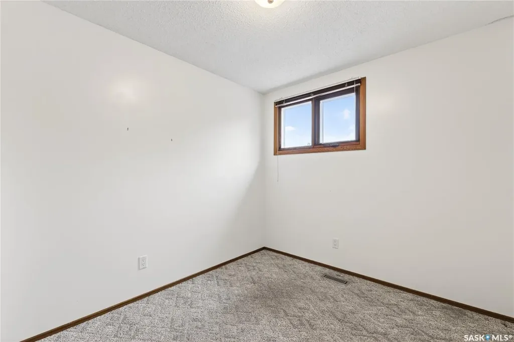 102 Allegretto Crescent Saskatoon SK S7K 6R5