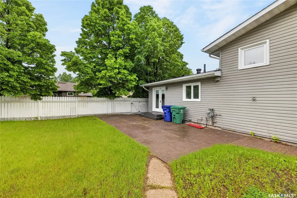 102 Allegretto Crescent Saskatoon SK S7K 6R5