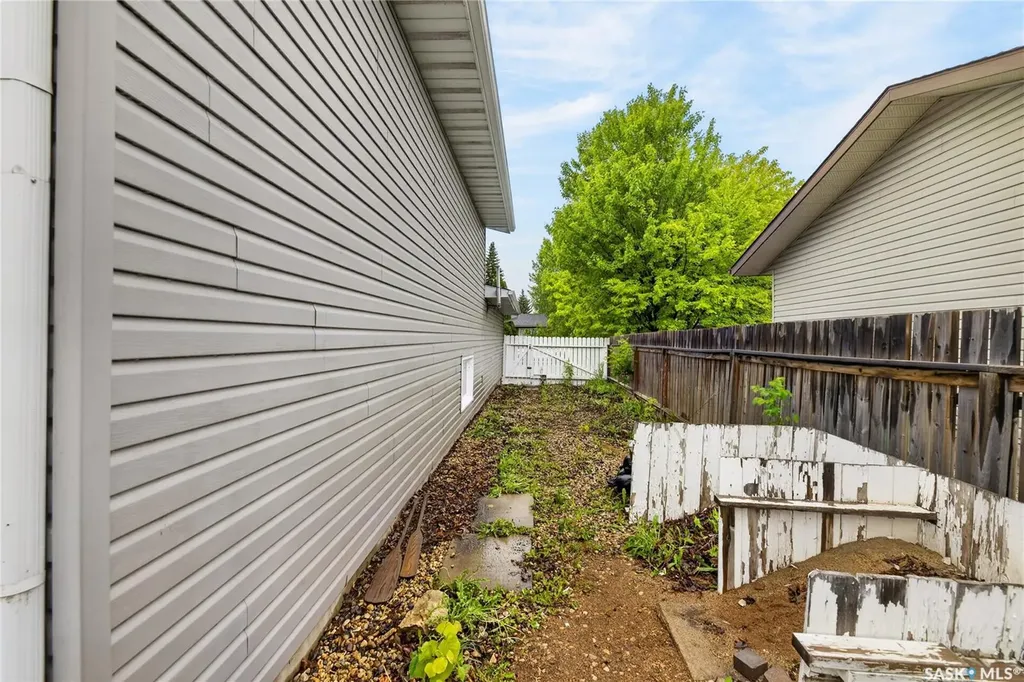 102 Allegretto Crescent Saskatoon SK S7K 6R5