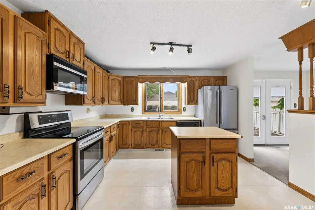 102 Allegretto Crescent Saskatoon SK S7K 6R5