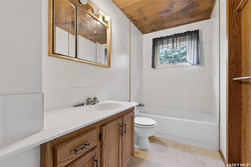 107 Grant Street Saskatoon SK S7N 2A2