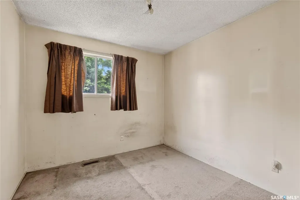 107 Grant Street Saskatoon SK S7N 2A2