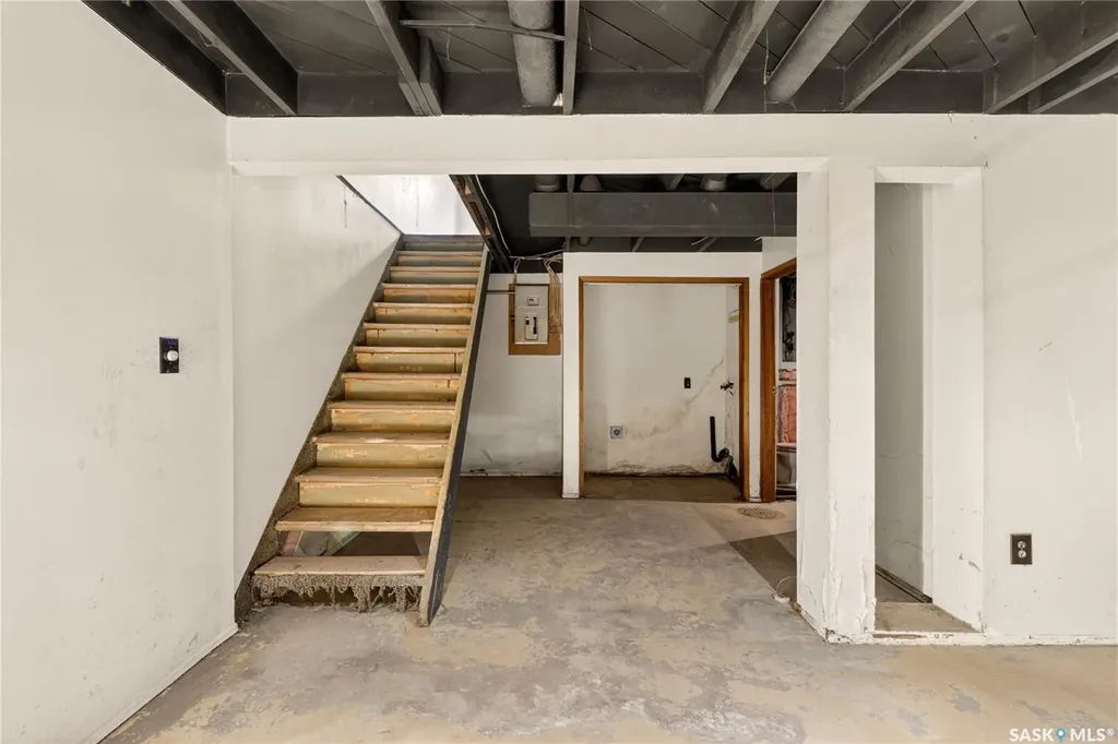 107 Grant Street Saskatoon SK S7N 2A2