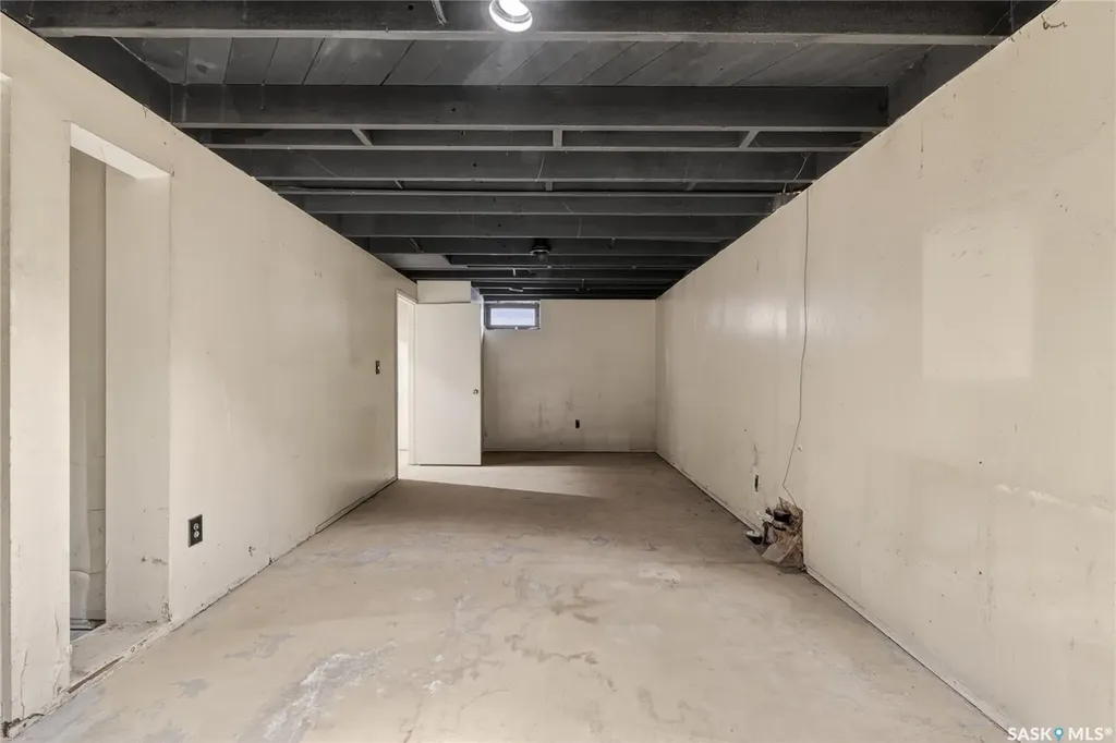 107 Grant Street Saskatoon SK S7N 2A2