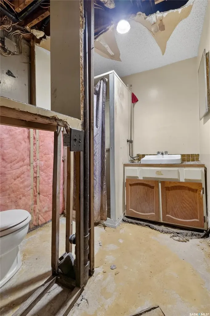 107 Grant Street Saskatoon SK S7N 2A2