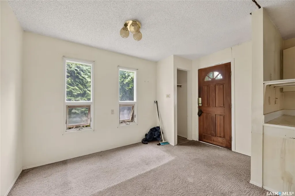 107 Grant Street Saskatoon SK S7N 2A2