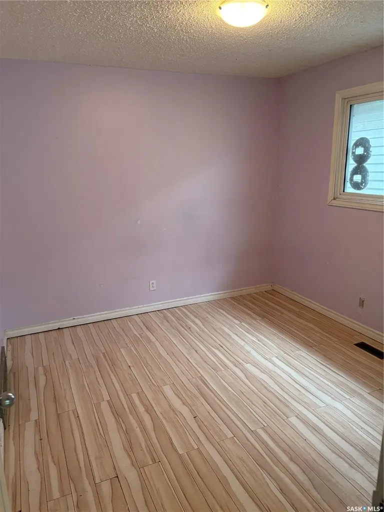 1929 Quebec Street Regina SK S4P 1J8
