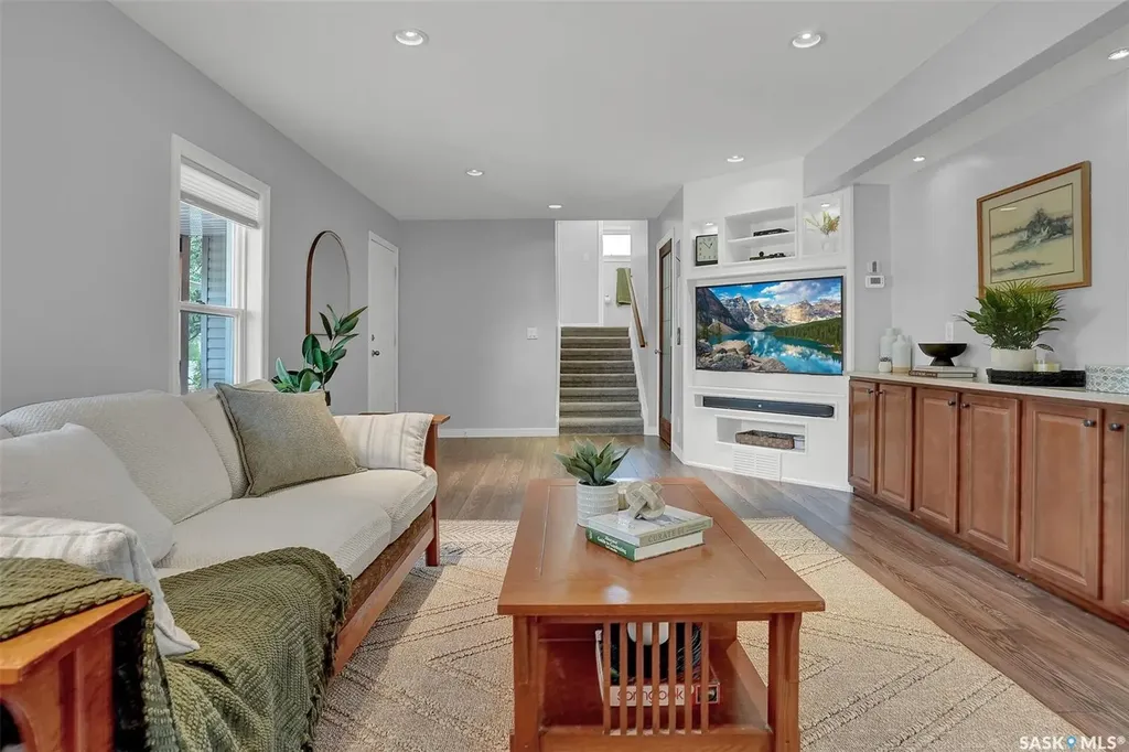 209 Douglas Avenue E Regina SK S4N 1H4