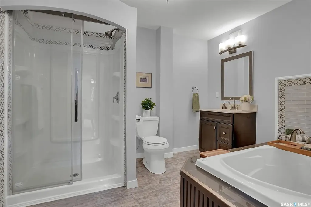 209 Douglas Avenue E Regina SK S4N 1H4