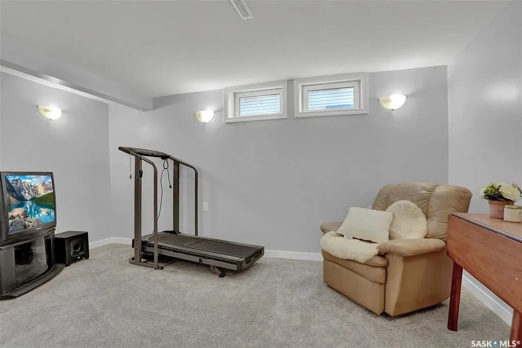 209 Douglas Avenue E Regina SK S4N 1H4