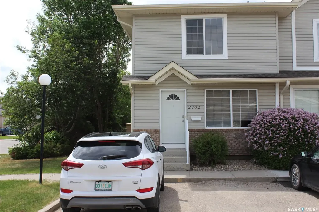 2702 Cranbourn Crescent Regina SK S4V 3C1