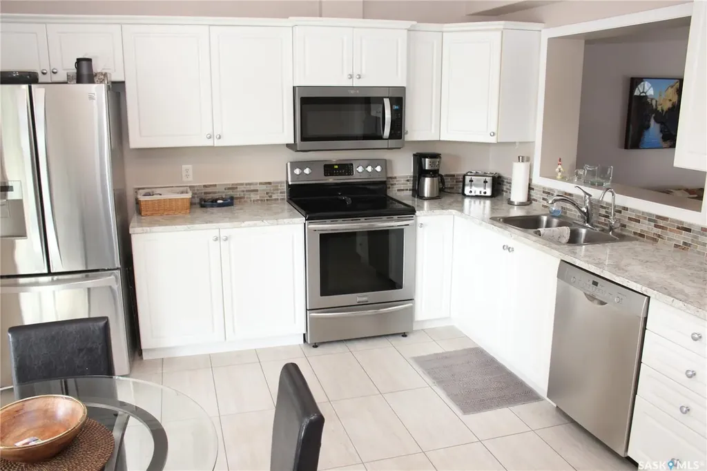 2702 Cranbourn Crescent Regina SK S4V 3C1