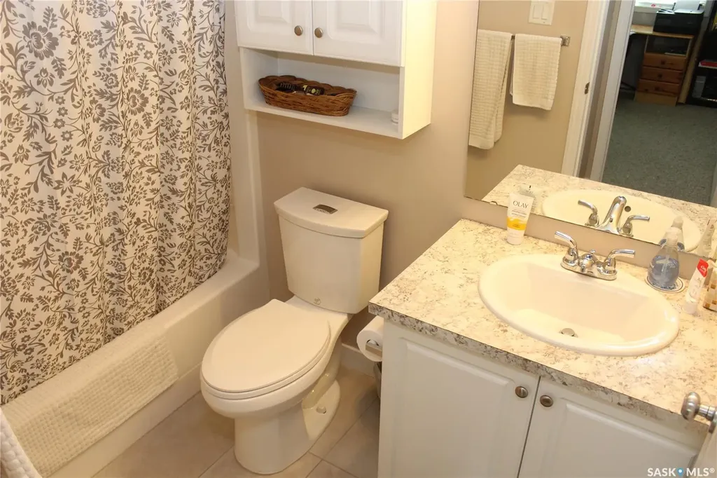 2702 Cranbourn Crescent Regina SK S4V 3C1