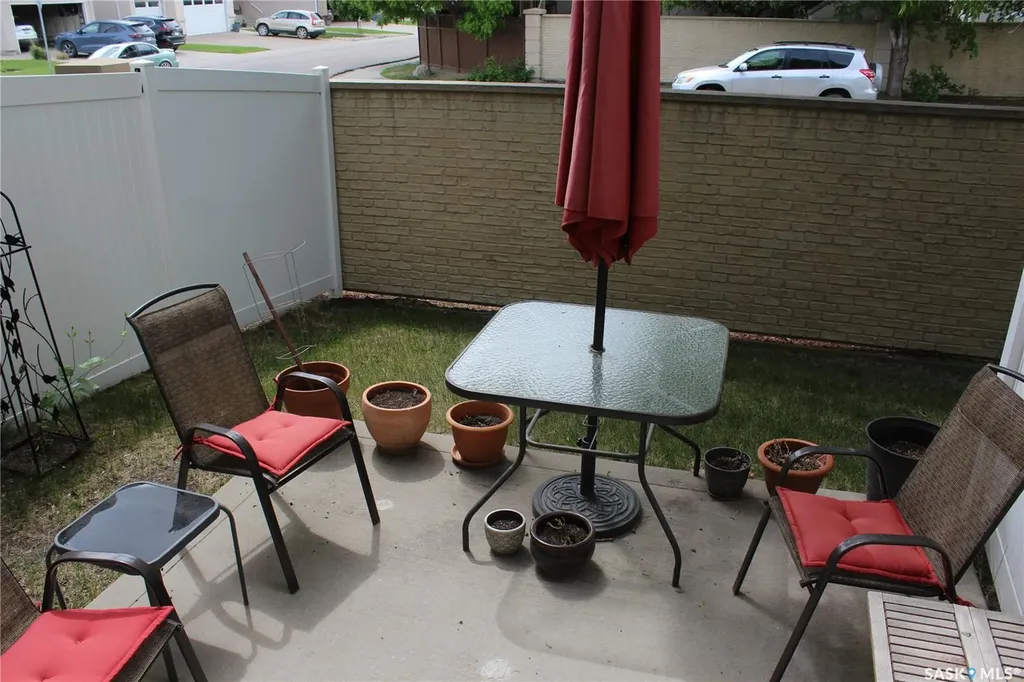 2702 Cranbourn Crescent Regina SK S4V 3C1