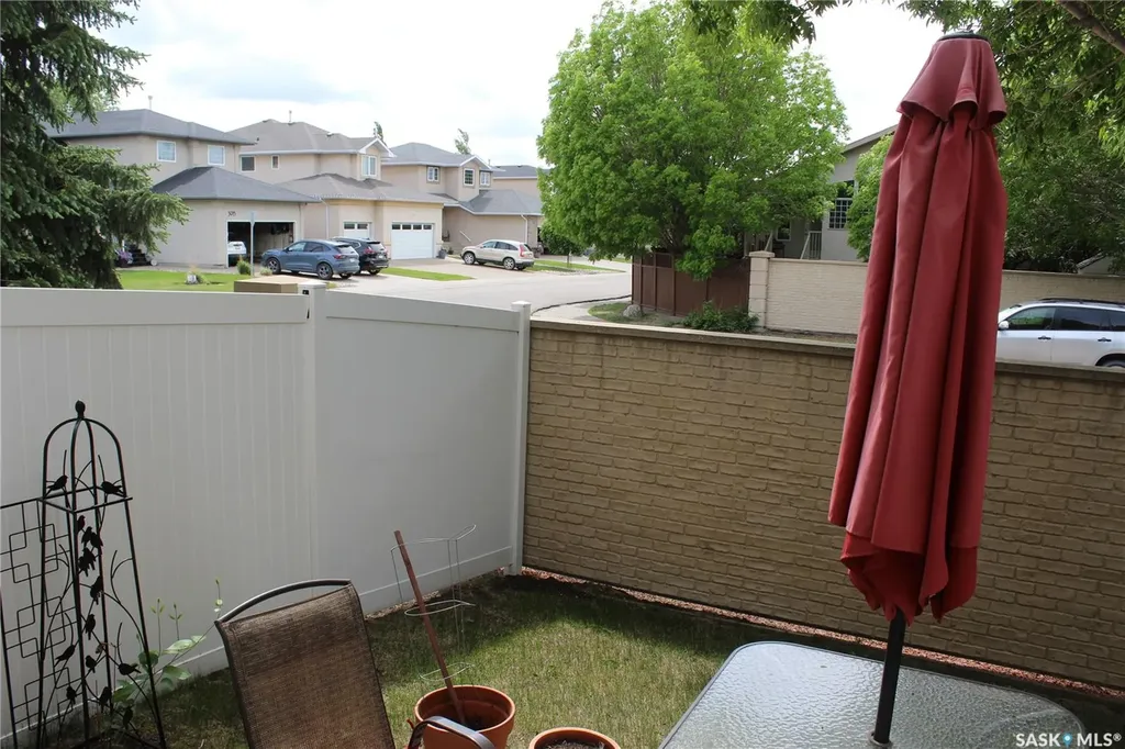 2702 Cranbourn Crescent Regina SK S4V 3C1