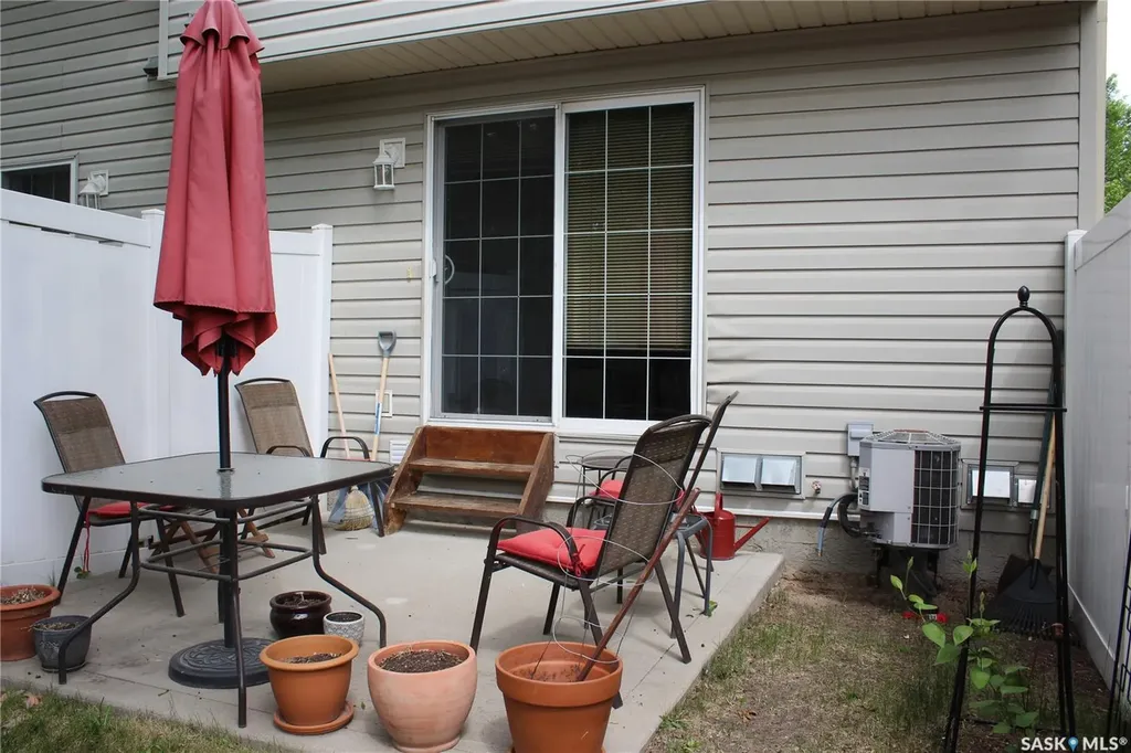 2702 Cranbourn Crescent Regina SK S4V 3C1
