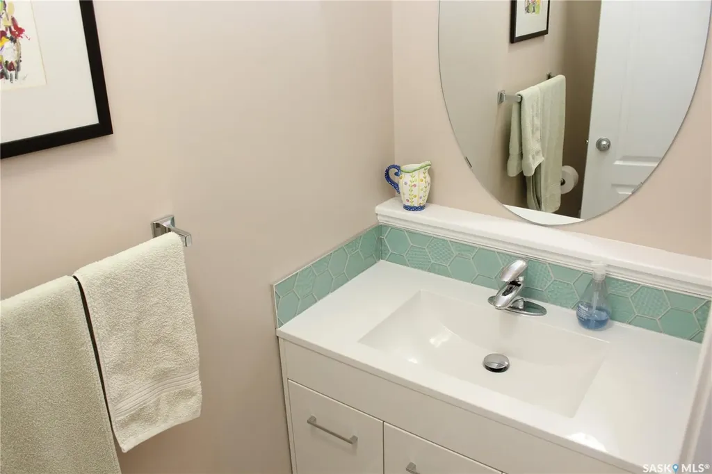 2702 Cranbourn Crescent Regina SK S4V 3C1