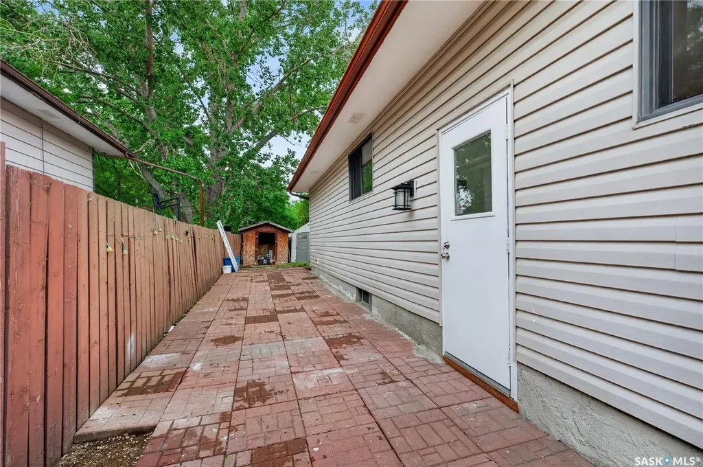 42 Hunt Crescent Regina SK S4N 5K8