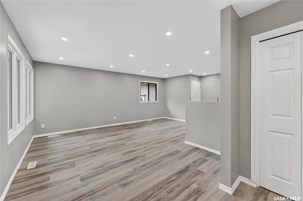 42 Hunt Crescent Regina SK S4N 5K8