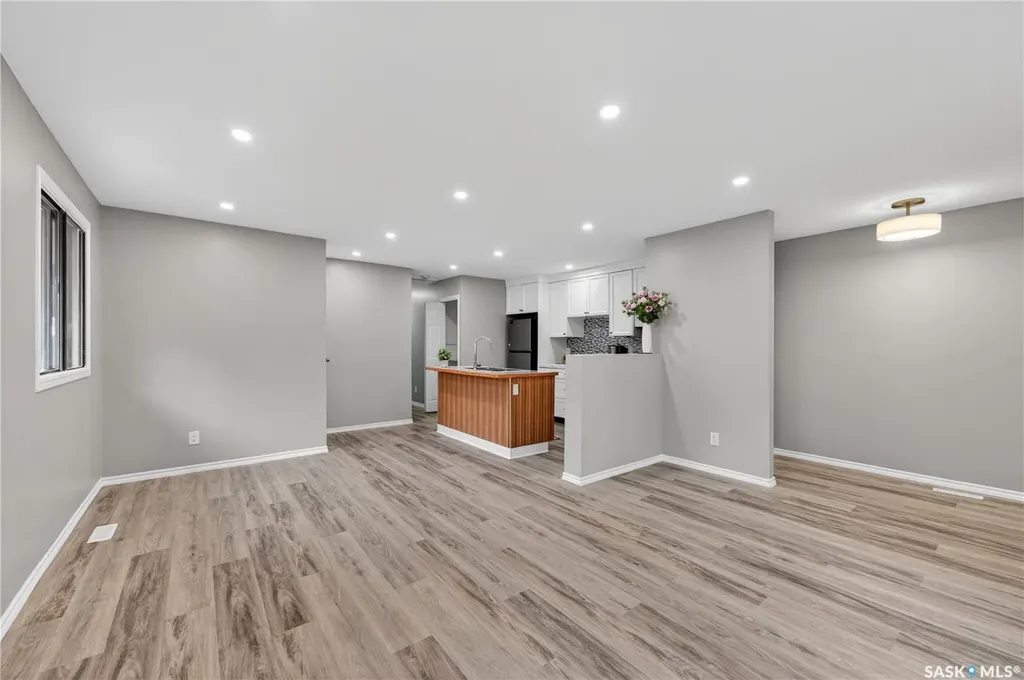 42 Hunt Crescent Regina SK S4N 5K8