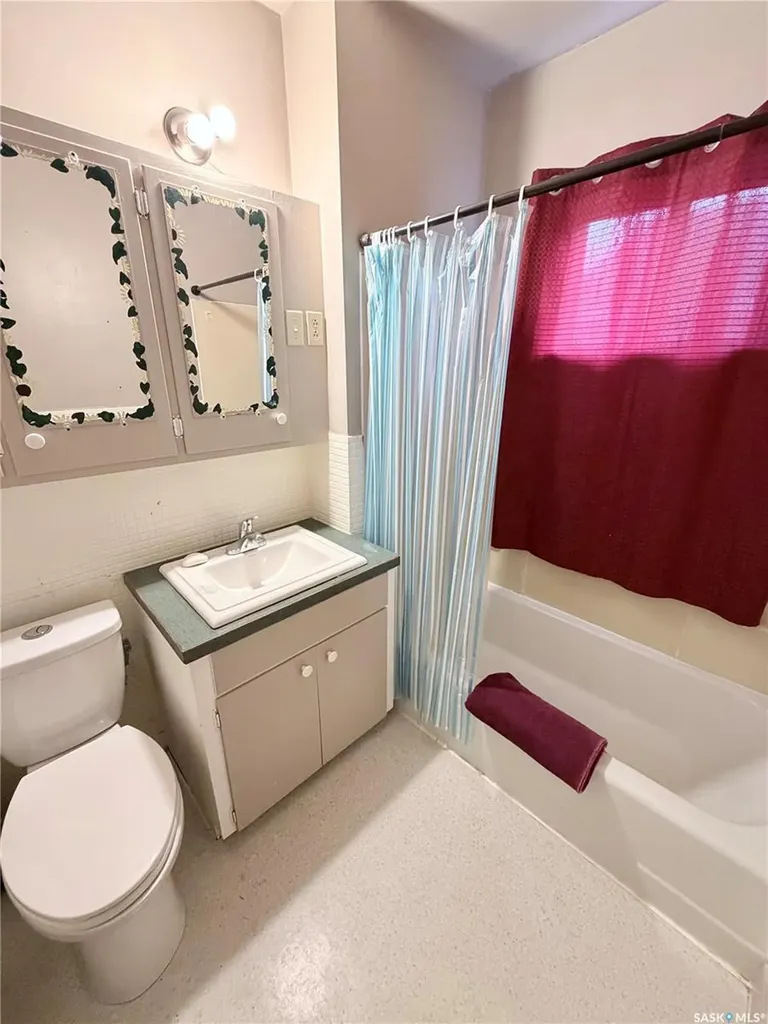 175 5th Avenue NW Swift Current SK S9H 0W3