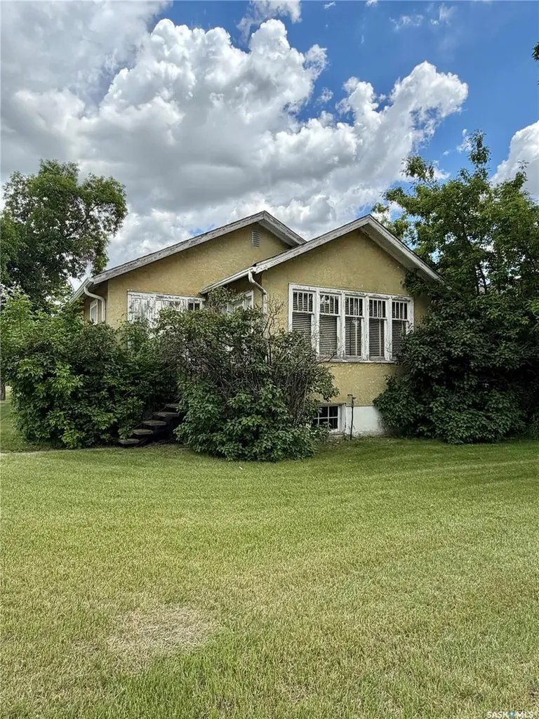 175 5th Avenue NW Swift Current SK S9H 0W3
