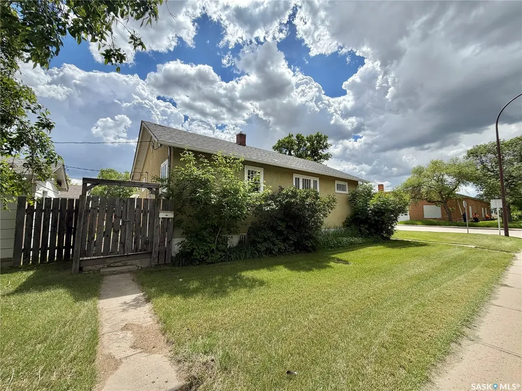 175 5th Avenue NW Swift Current SK S9H 0W3