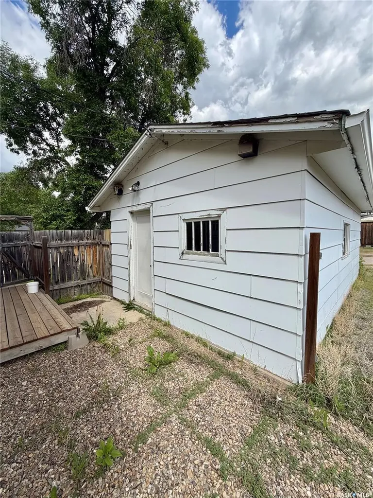 175 5th Avenue NW Swift Current SK S9H 0W3