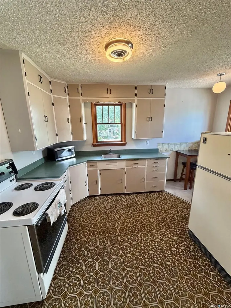 175 5th Avenue NW Swift Current SK S9H 0W3