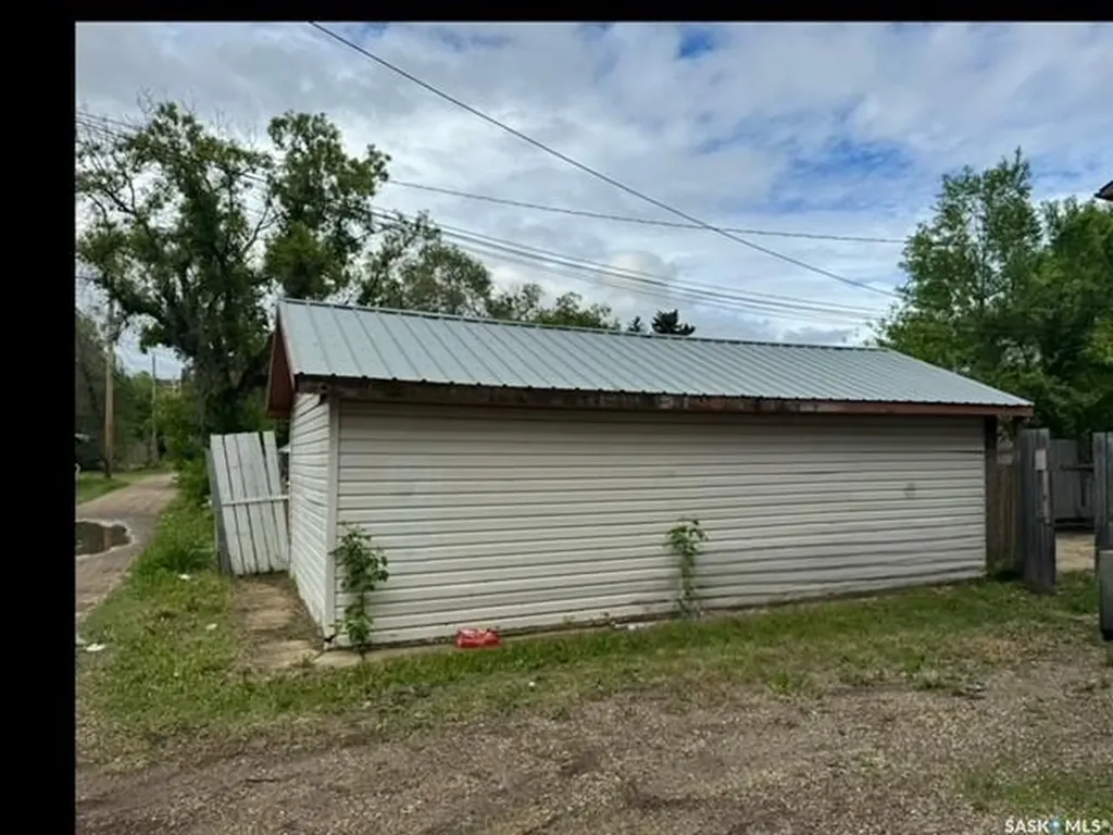 1172 107th Street North Battleford SK S9A 1Z3