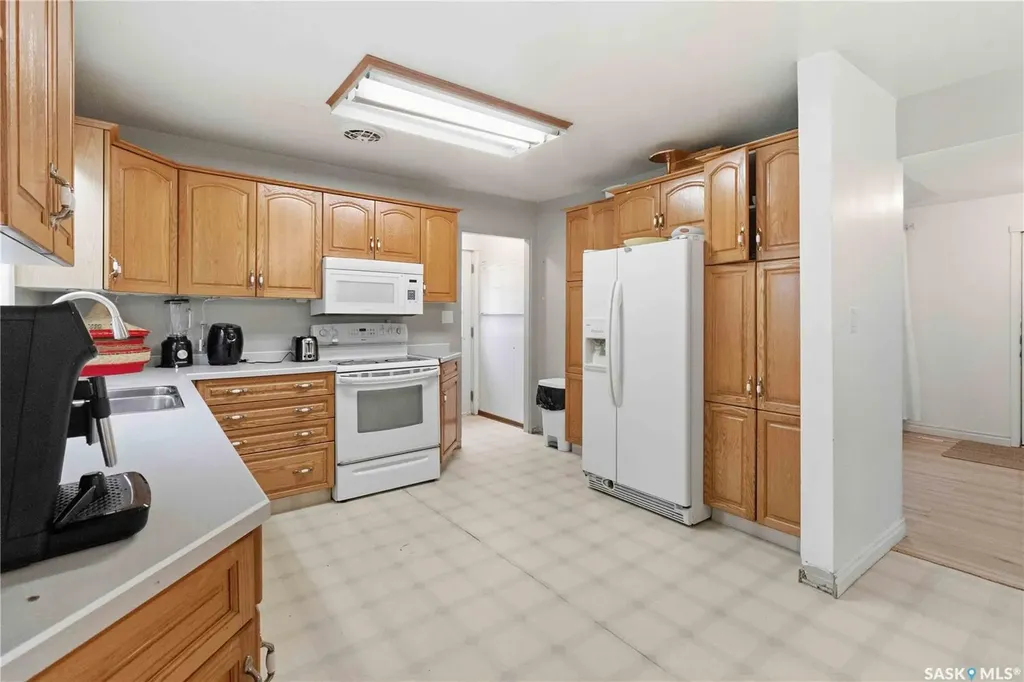322 U Avenue N Saskatoon SK S7L 3C7