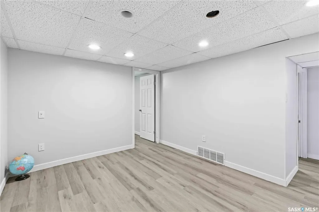 322 U Avenue N Saskatoon SK S7L 3C7