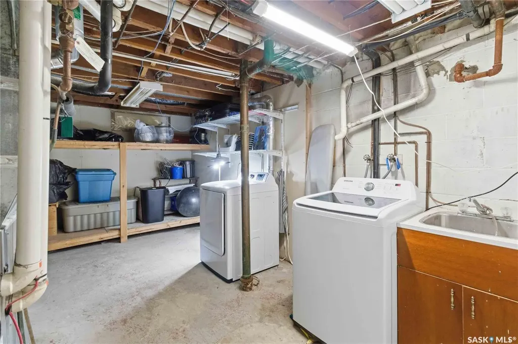 322 U Avenue N Saskatoon SK S7L 3C7
