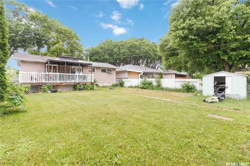 322 U Avenue N Saskatoon SK S7L 3C7