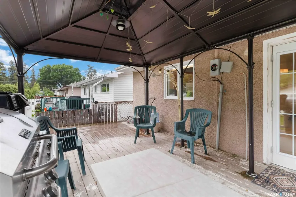322 U Avenue N Saskatoon SK S7L 3C7