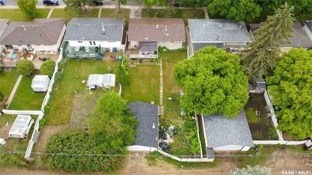 322 U Avenue N Saskatoon SK S7L 3C7