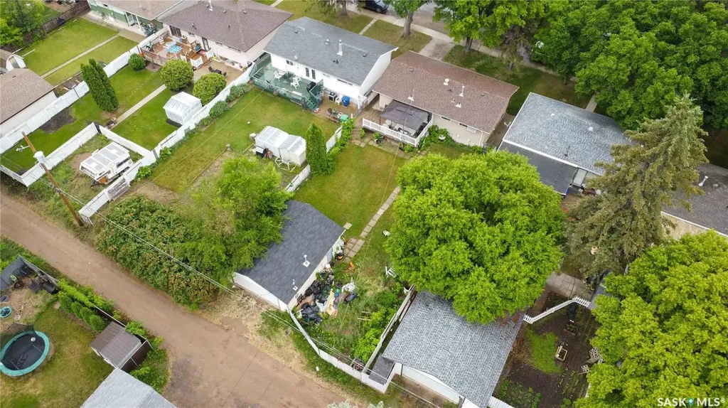 322 U Avenue N Saskatoon SK S7L 3C7