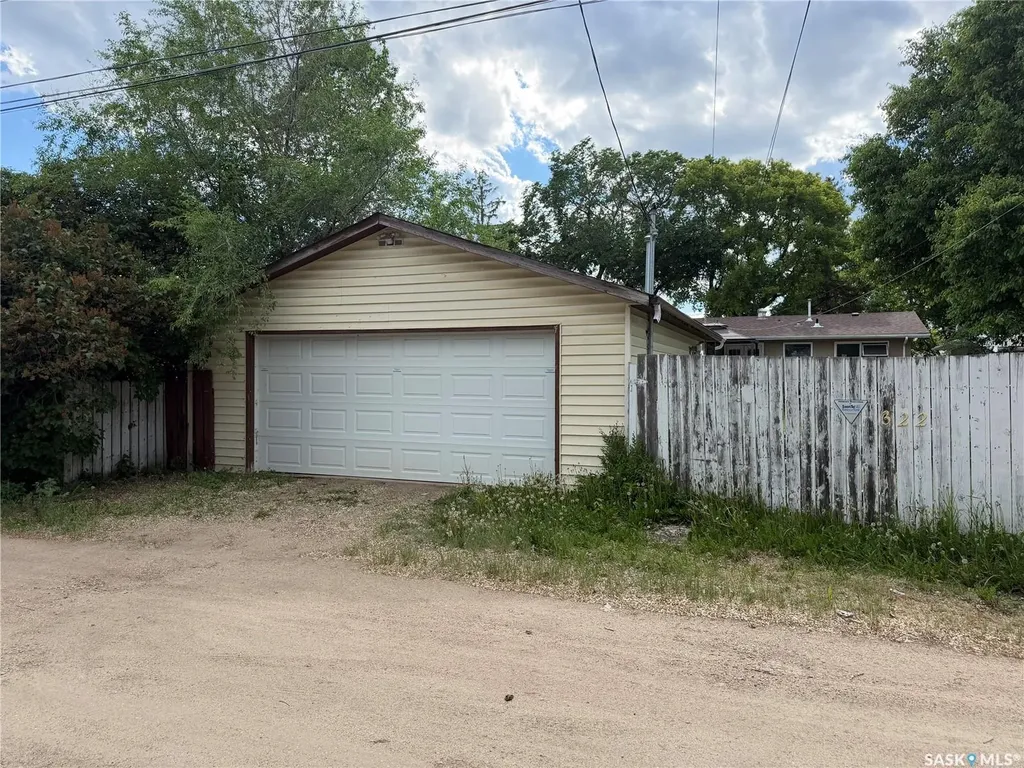 322 U Avenue N Saskatoon SK S7L 3C7