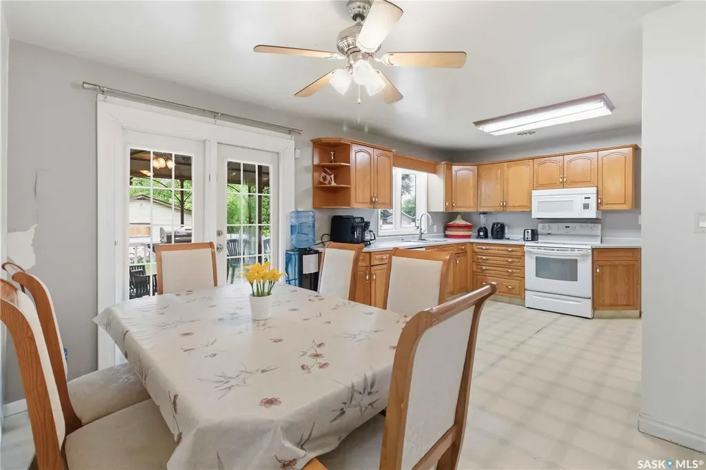 322 U Avenue N Saskatoon SK S7L 3C7