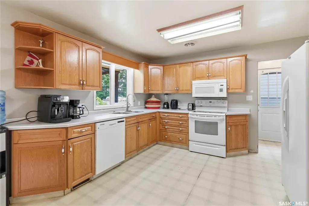 322 U Avenue N Saskatoon SK S7L 3C7