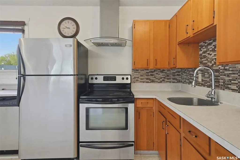 1305 W Avenue N Saskatoon SK S7L 3J2
