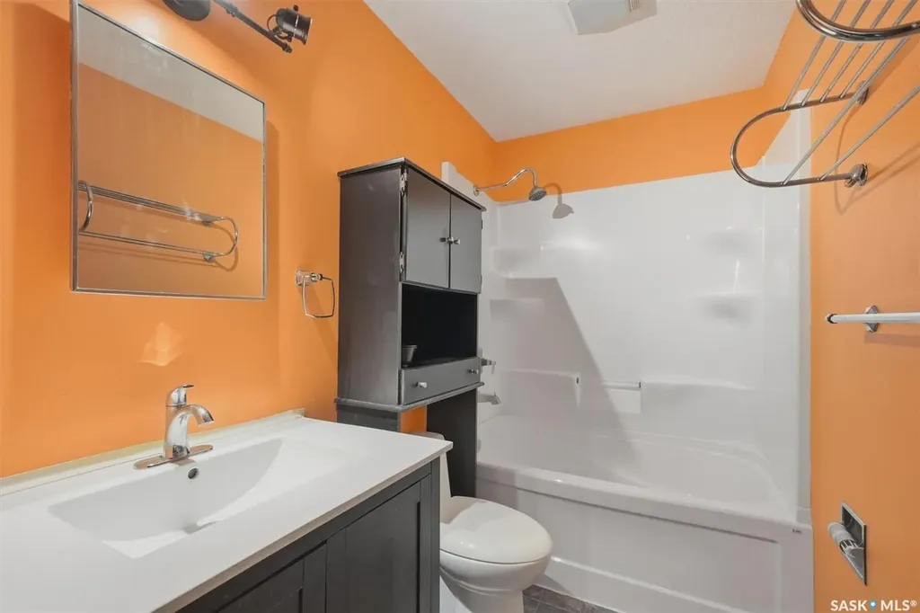 1305 W Avenue N Saskatoon SK S7L 3J2