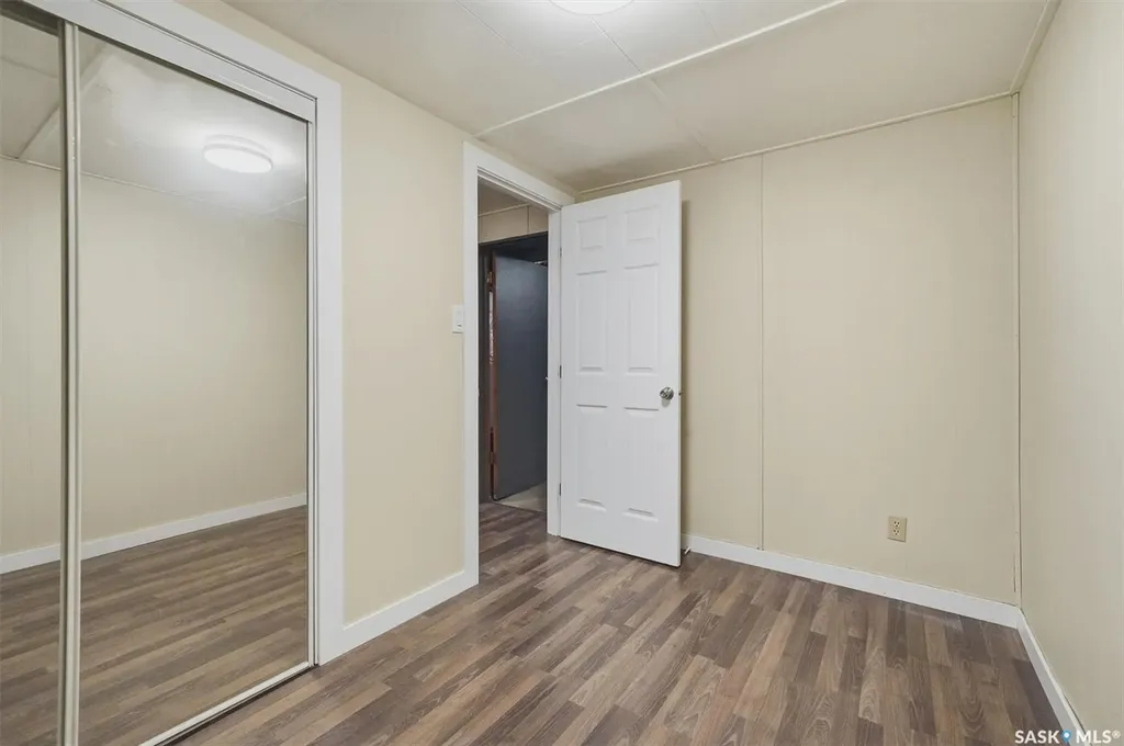 1305 W Avenue N Saskatoon SK S7L 3J2