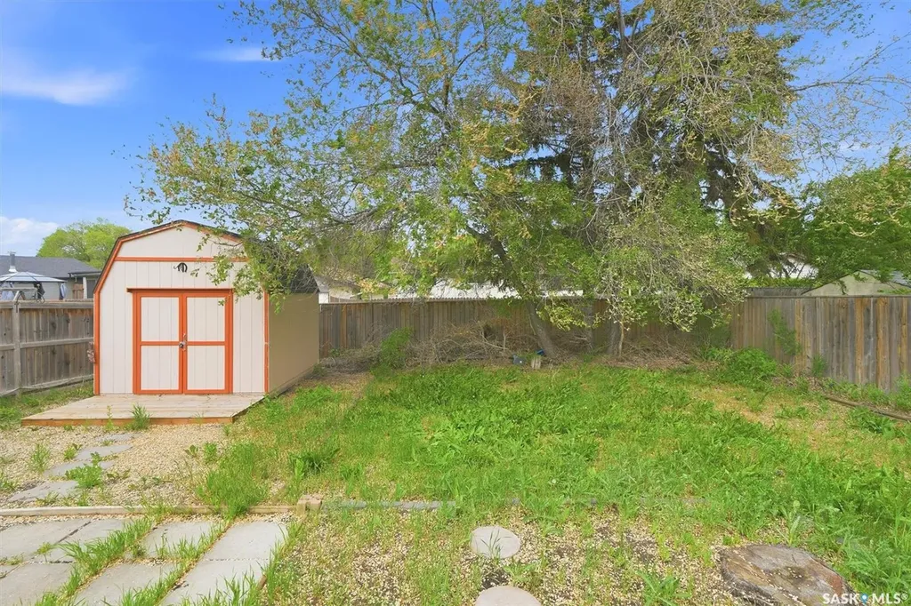 1305 W Avenue N Saskatoon SK S7L 3J2