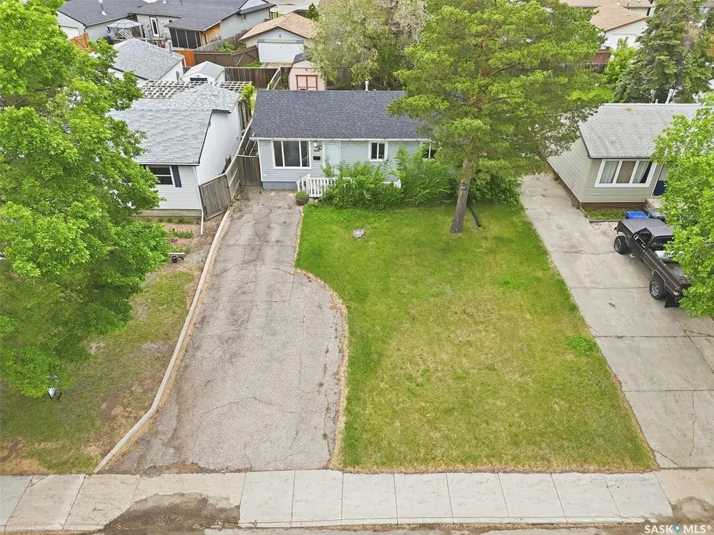1305 W Avenue N Saskatoon SK S7L 3J2