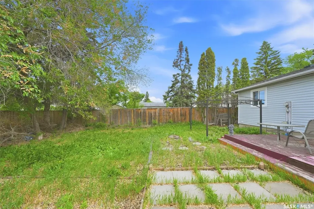 1305 W Avenue N Saskatoon SK S7L 3J2
