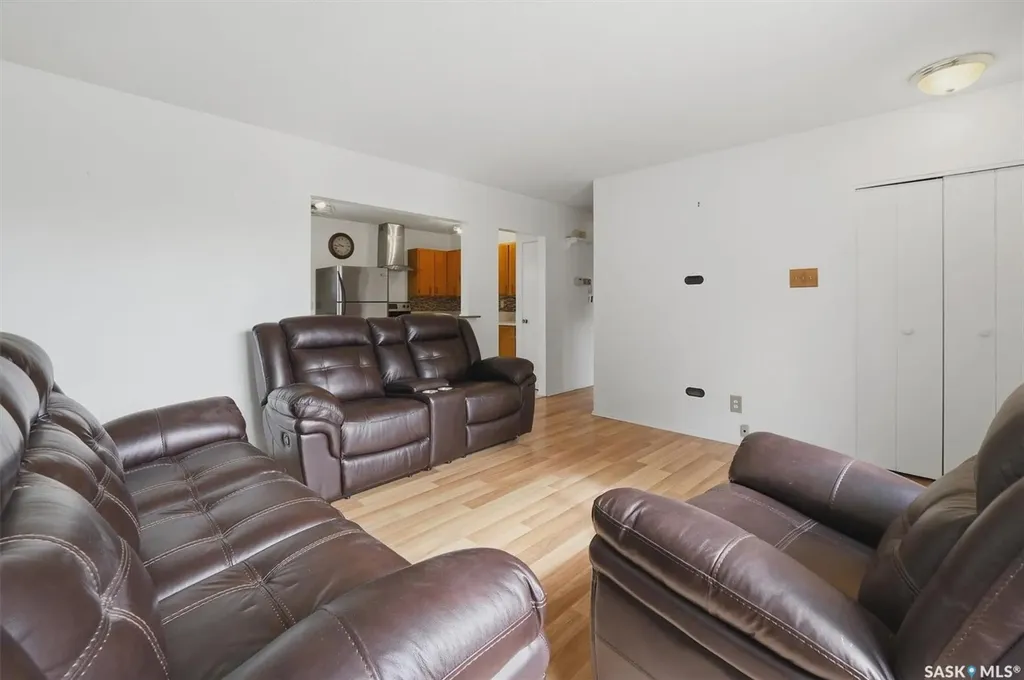 1305 W Avenue N Saskatoon SK S7L 3J2