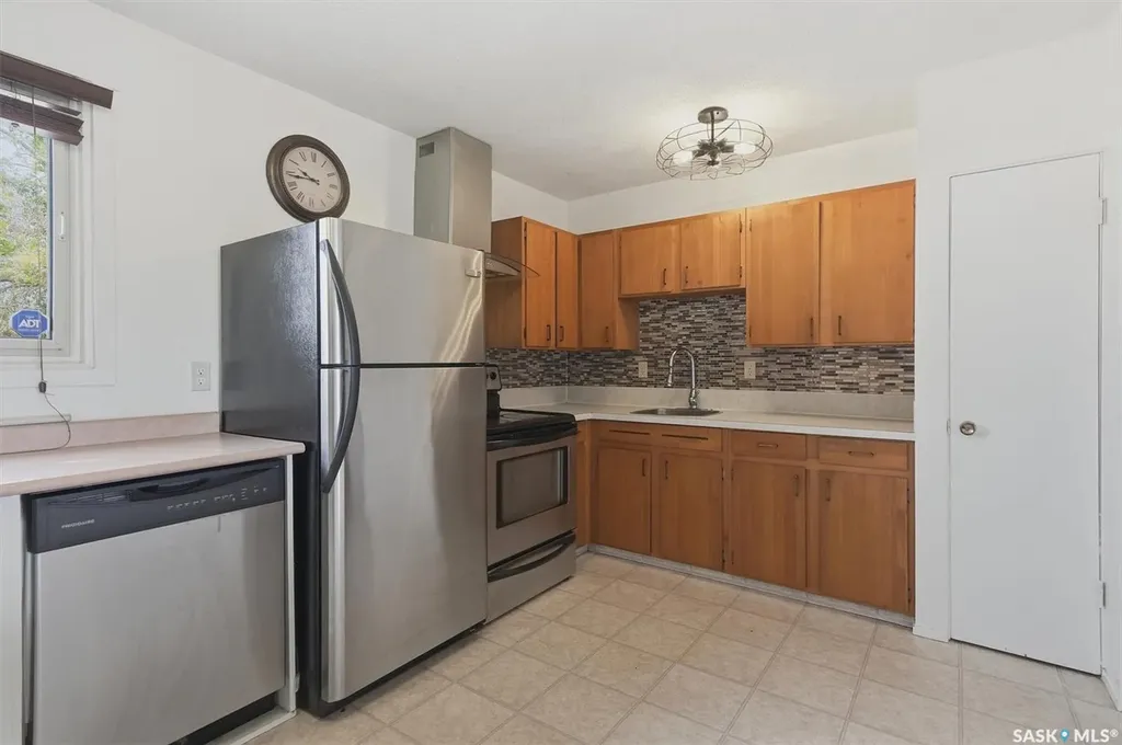 1305 W Avenue N Saskatoon SK S7L 3J2
